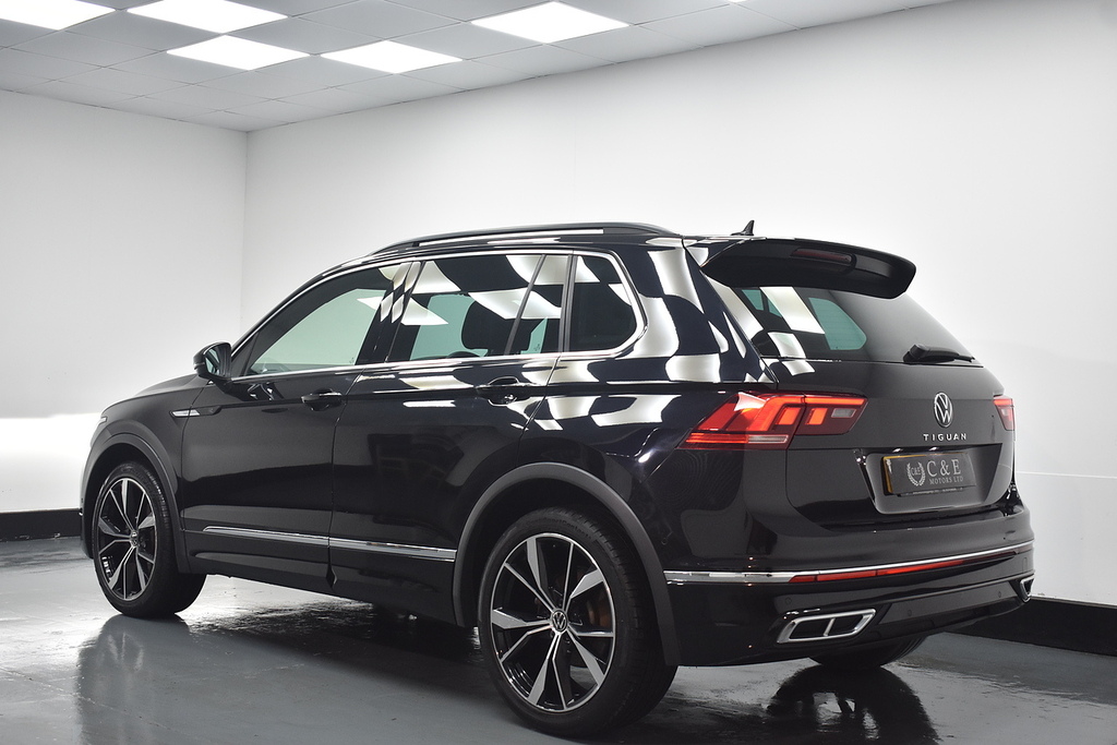 Volkswagen Tiguan Suv DA71FMD Black #4