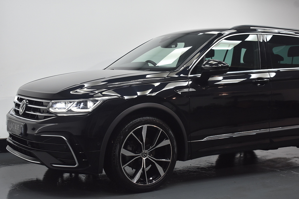 Volkswagen Tiguan Suv DA71FMD Black #3