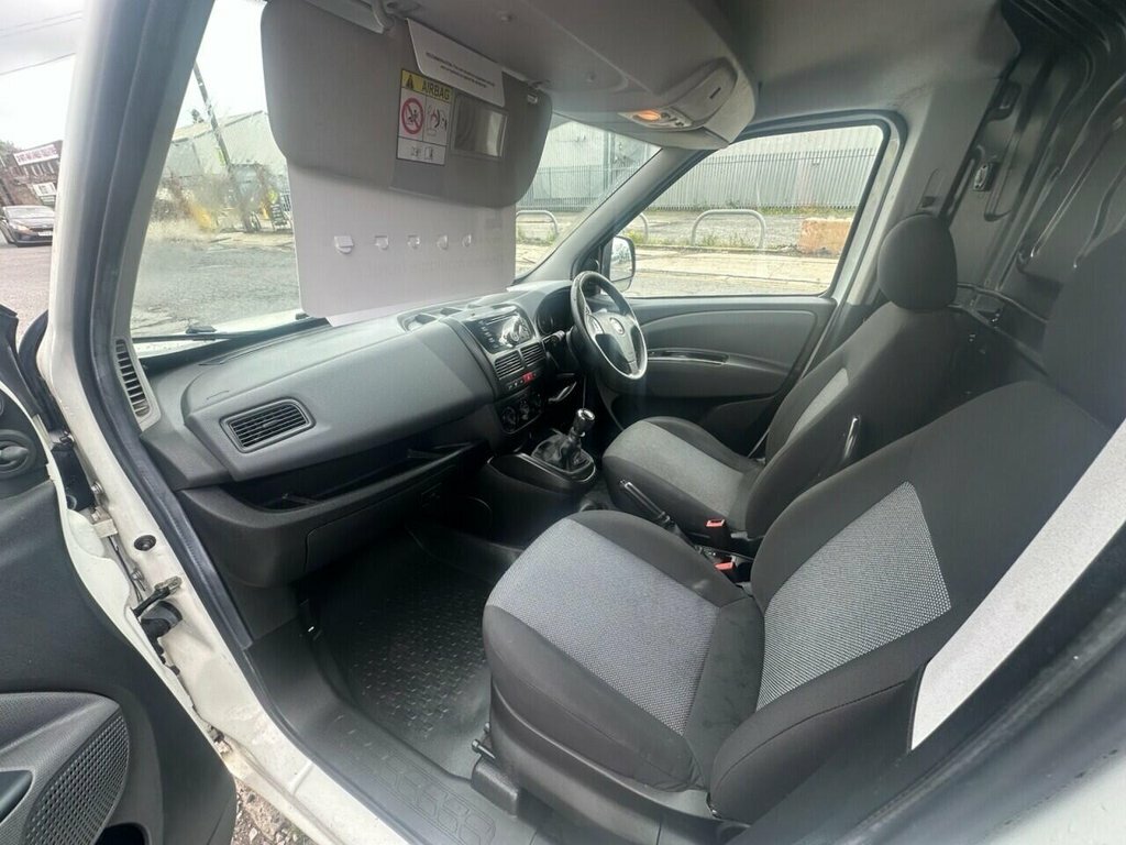 Fiat Doblo 1.6L Maxi White #4