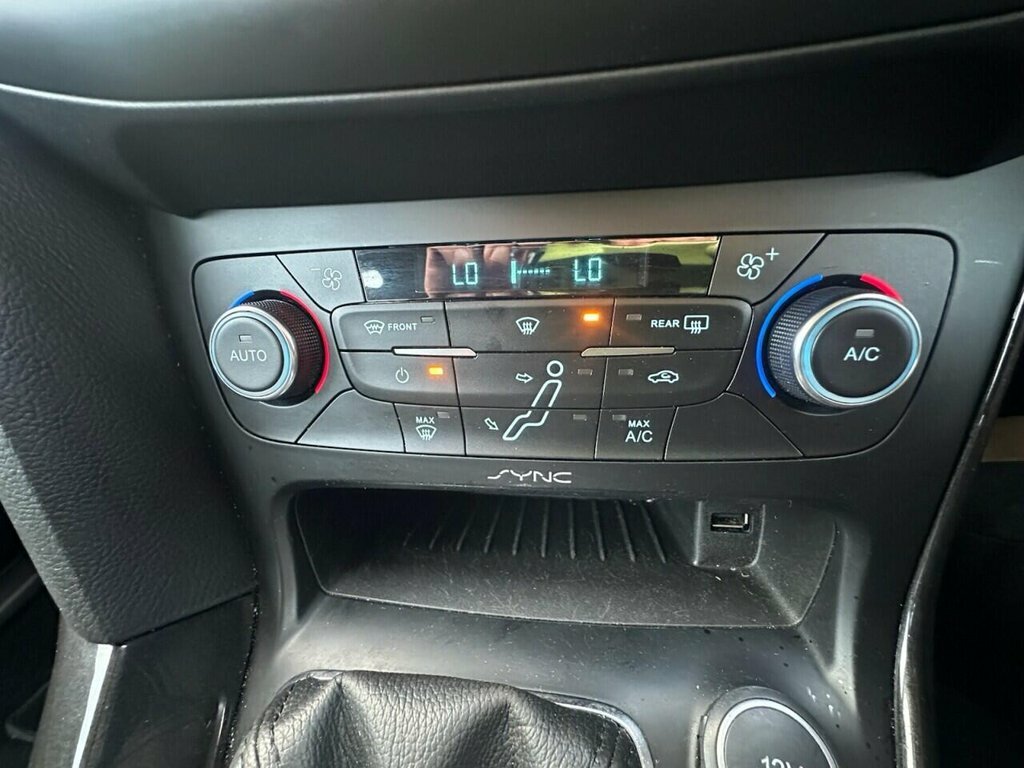 Ford Focus 1L Titanium KU15KHT Grey #5