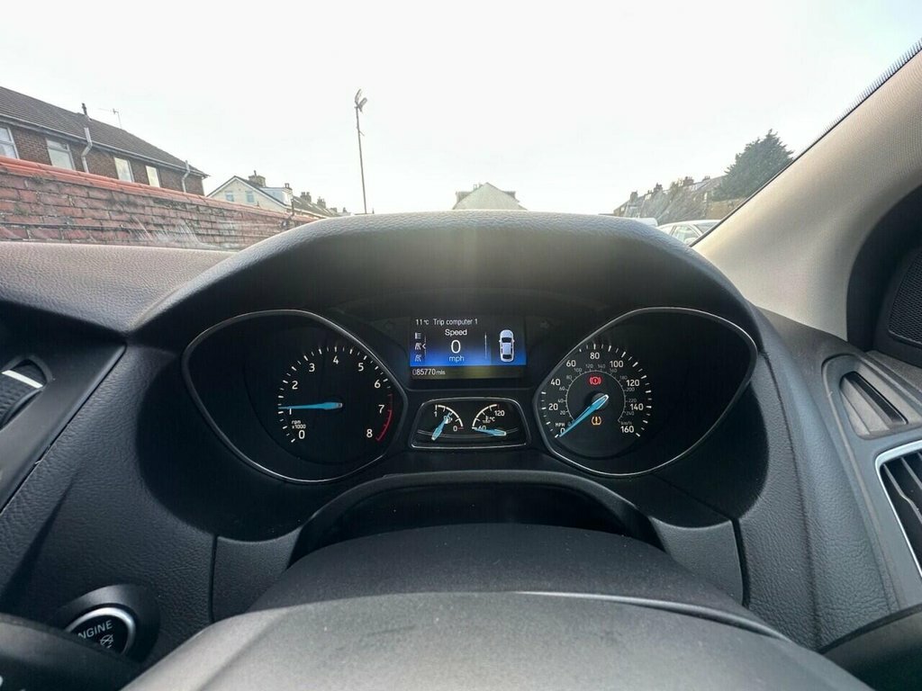 Ford Focus 1L Titanium KU15KHT Grey #4