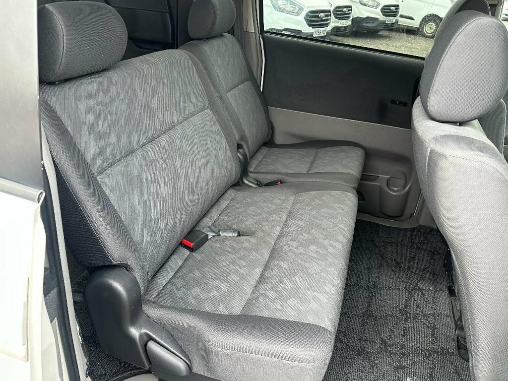 Toyota Noah Mpv PM04UBJ White #5