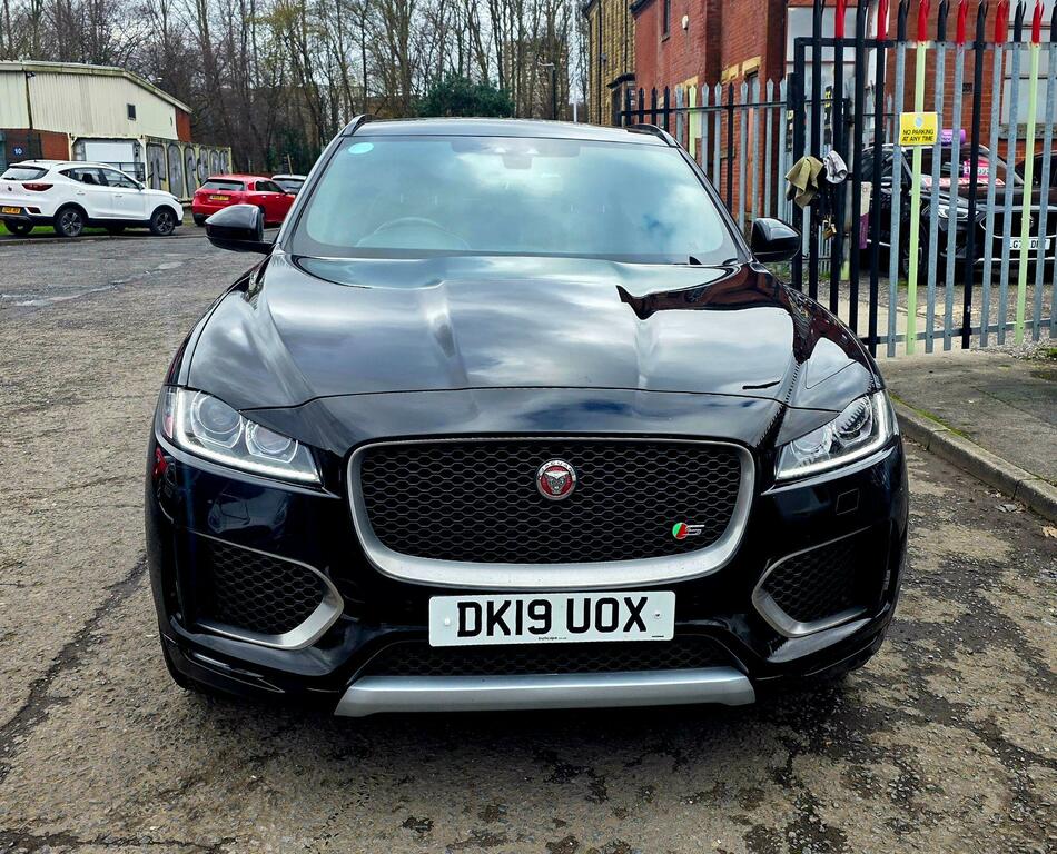Jaguar F-Pace 3.0 D300 V6 S Awd Euro 6 Ss DK19UOX Black #3