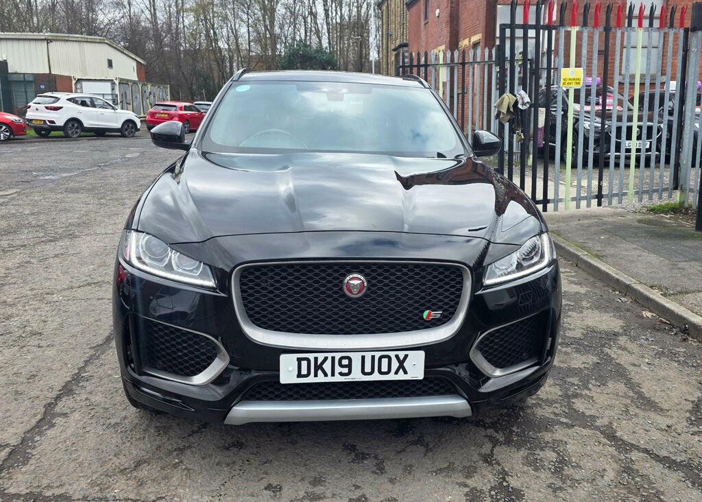 Jaguar F-Pace 3.0 D300 V6 S Awd Euro 6 Ss DK19UOX Black #2