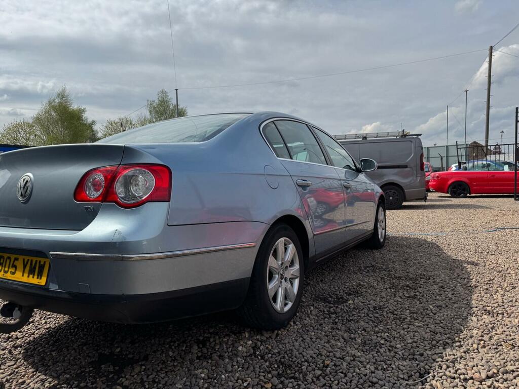 Volkswagen Passat Saloon 1.9 Tdi Pd Se 2005 LB05YMW Blue #4