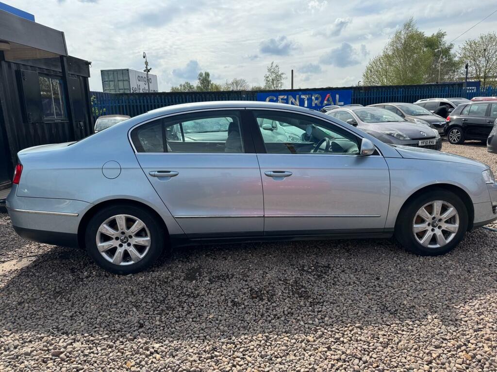 Volkswagen Passat Saloon 1.9 Tdi Pd Se 2005 LB05YMW Blue #5