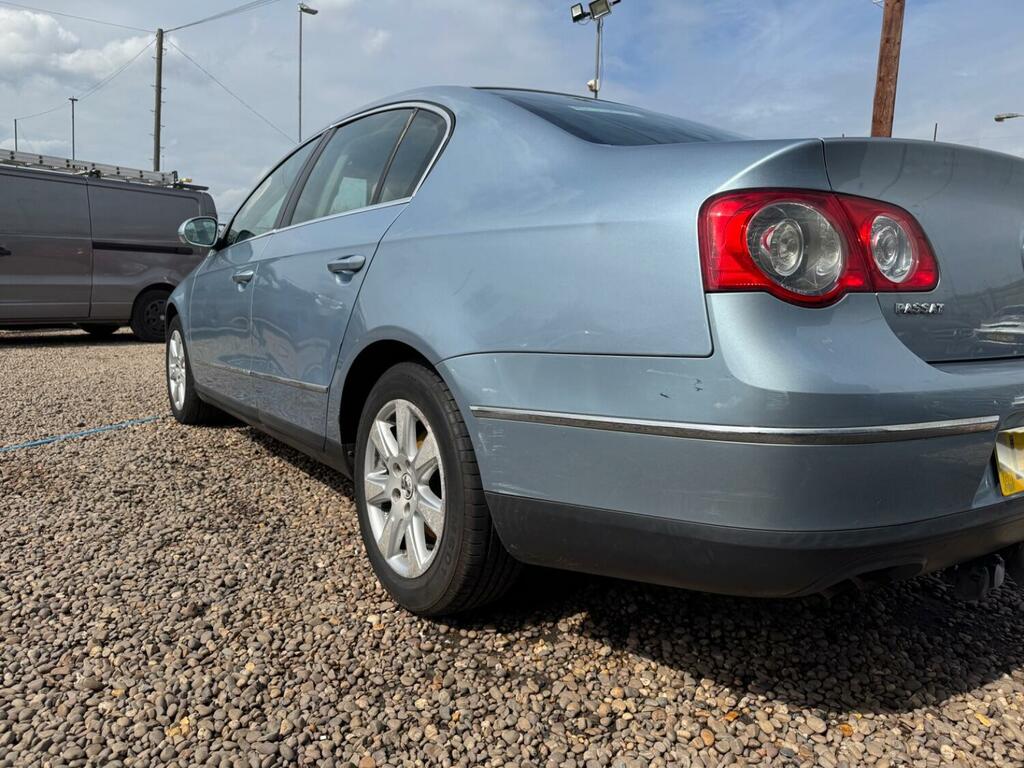 Volkswagen Passat Saloon 1.9 Tdi Pd Se 2005 LB05YMW Blue #3