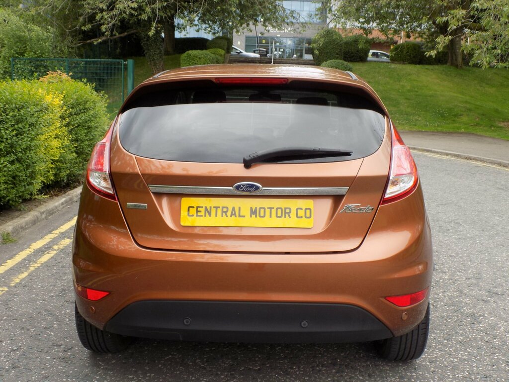 Ford Fiesta Titanium X 5-Door Yellow #4