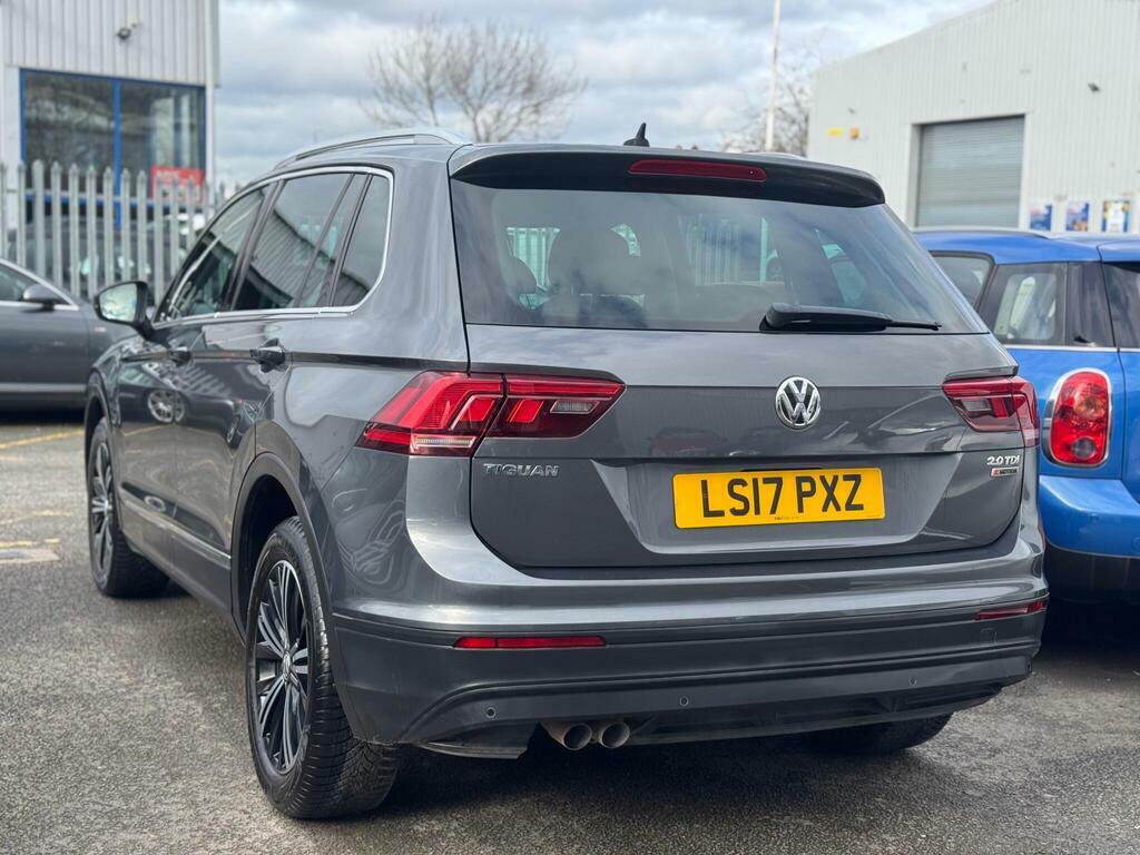 Volkswagen Tiguan 2.0 Tdi Bluemotion Tech Se Navigation 4Motion Euro LS17PXZ Grey #3