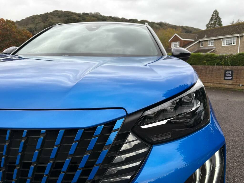 Peugeot e-2008 54Kwh Gt Suv 7Kw Charger 156 Blue #2