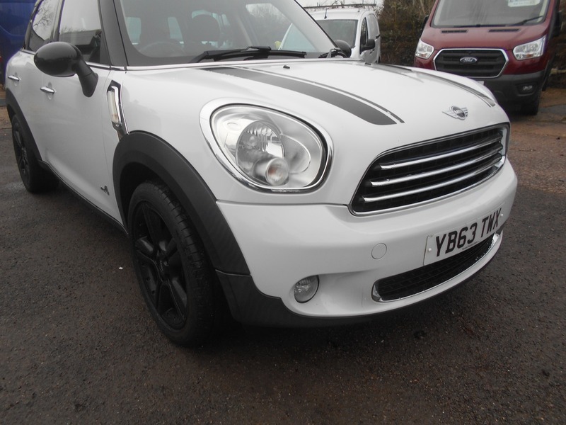 Mini Countryman Cooper D All4 White #5