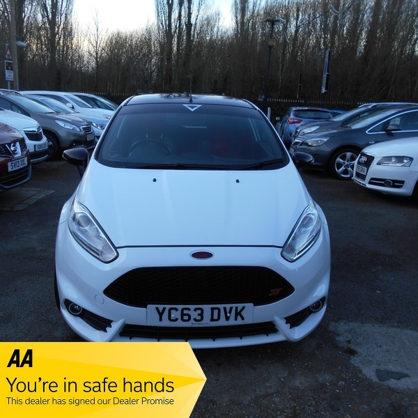 Ford Fiesta St-2 White
