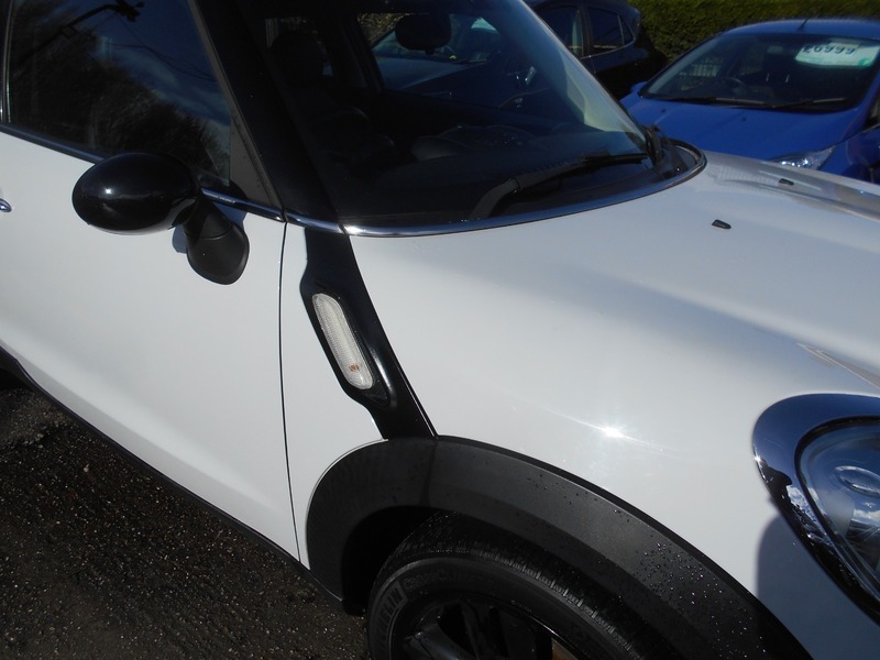 Mini Paceman Cooper White #6