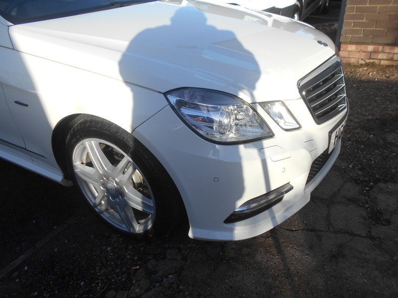 Mercedes-Benz E Class 2011 E200 Cdi Blueefficiency HG61GPE White #4