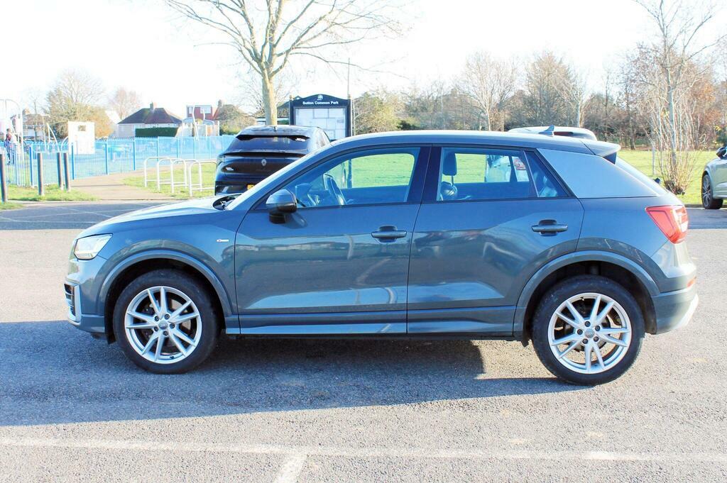 Audi Q2 2017 Audi Q2 1.4 Tfsi Cod S Line Suv Ma GD67ENC Grey #4