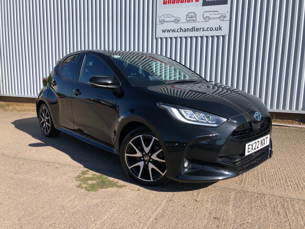 Toyota Yaris 1.5 Vvt-h Dynamic Hatchback Hybrid E-cv Black