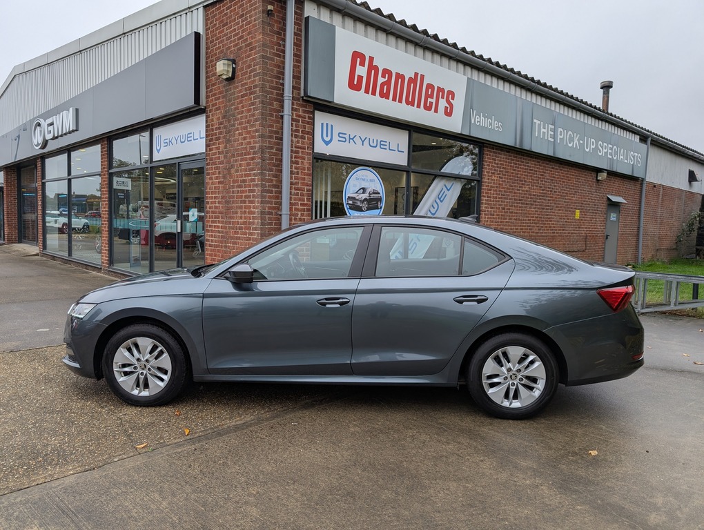 Skoda Octavia 1.0 Tsi Se Technology Hatchback GF21PUU Grey #4
