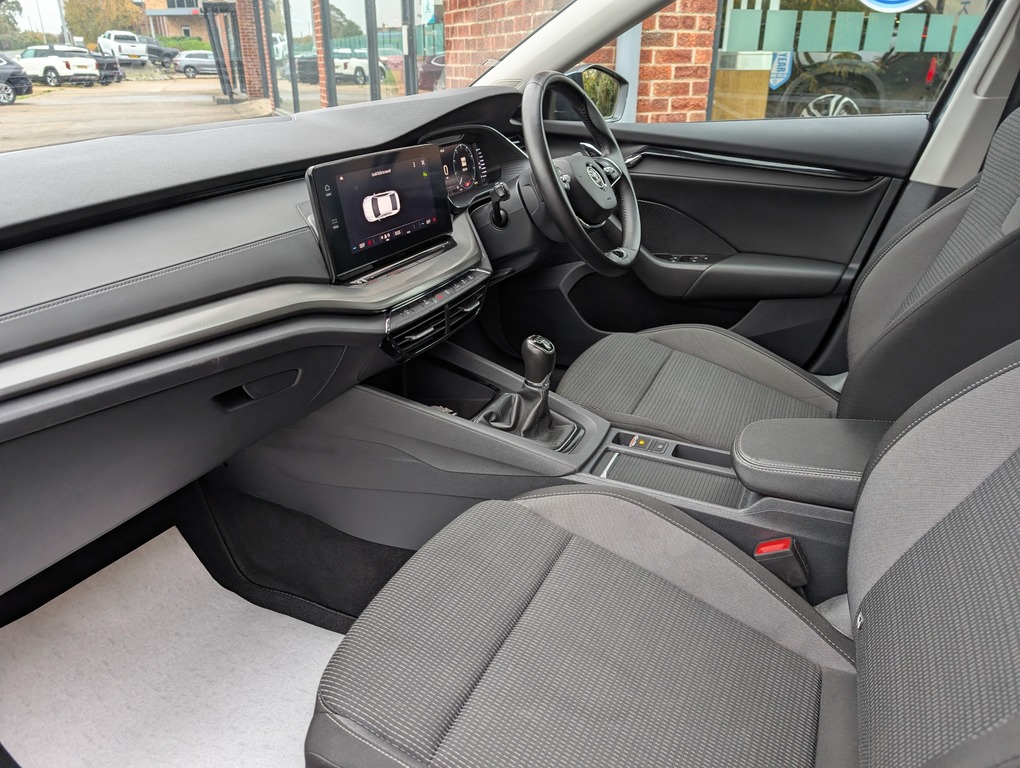 Skoda Octavia 1.0 Tsi Se Technology Hatchback GF21PUU Grey #2