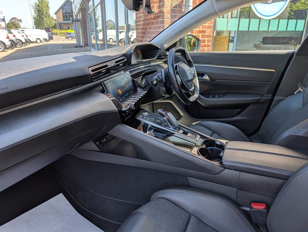Peugeot 508 SW 1.6 11.8Kwh Allure Estate Plug-in Hybri Blue #2