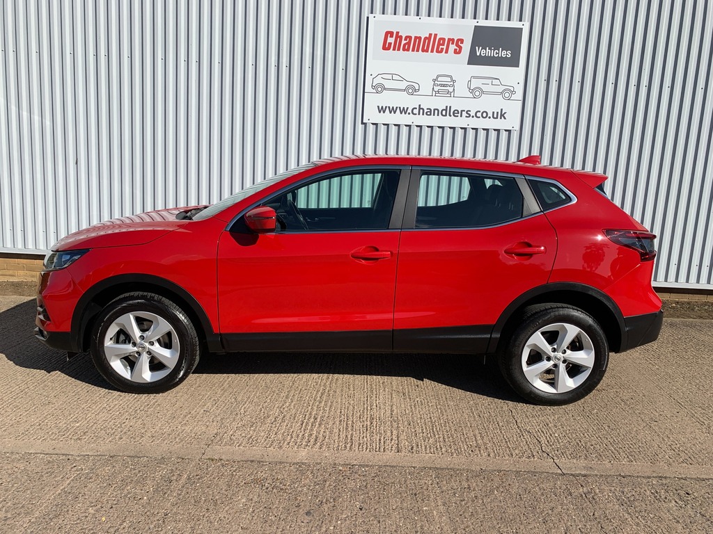 Nissan Qashqai 1.3 Dig-t Acenta Premium Suv Eur YH70OKX Red #2