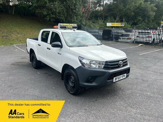 Toyota HILUX 2019 2.4 D-4d Active Pickup Double Cab White