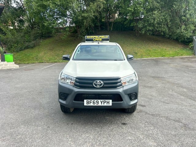 Toyota HILUX 2019 2.4 D-4d Active Pickup Double Cab White #5