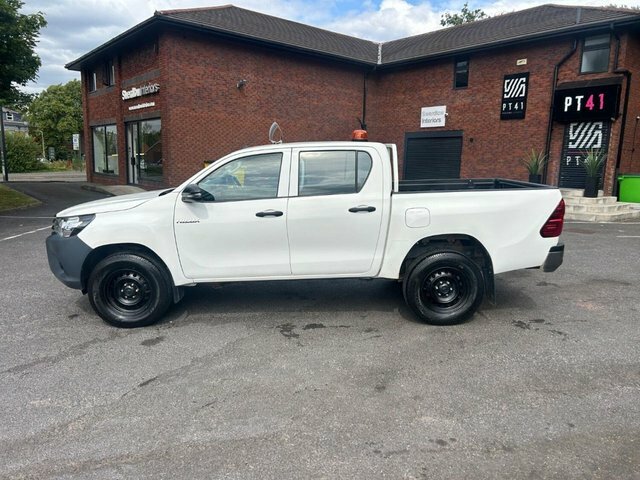 Toyota HILUX 2019 2.4 D-4d Active Pickup Double Cab White #6