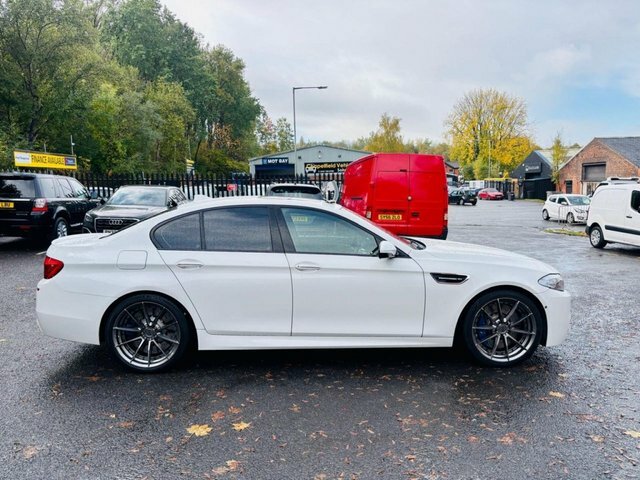 BMW M5 2012 Saloon 4.4 V8 M Performance Edition White #3