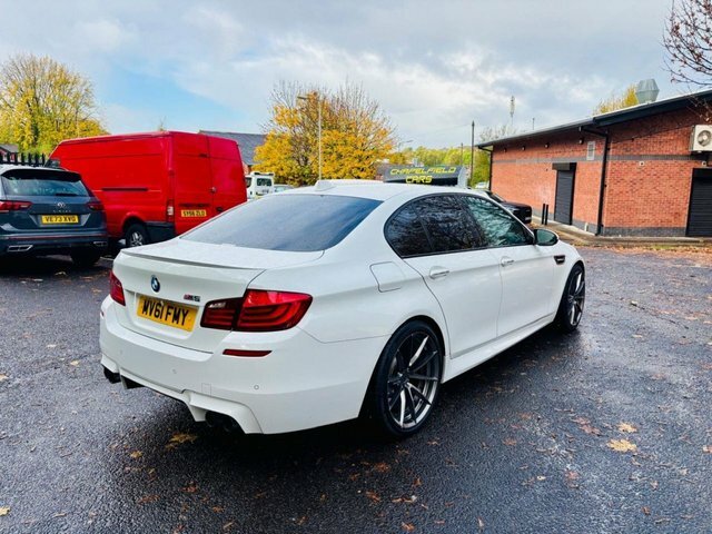 BMW M5 2012 Saloon 4.4 V8 M Performance Edition White #4