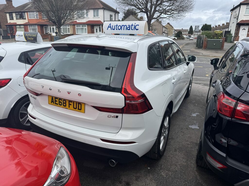 Volvo XC60 2.0 D4 Momentum AE68FUD White #4