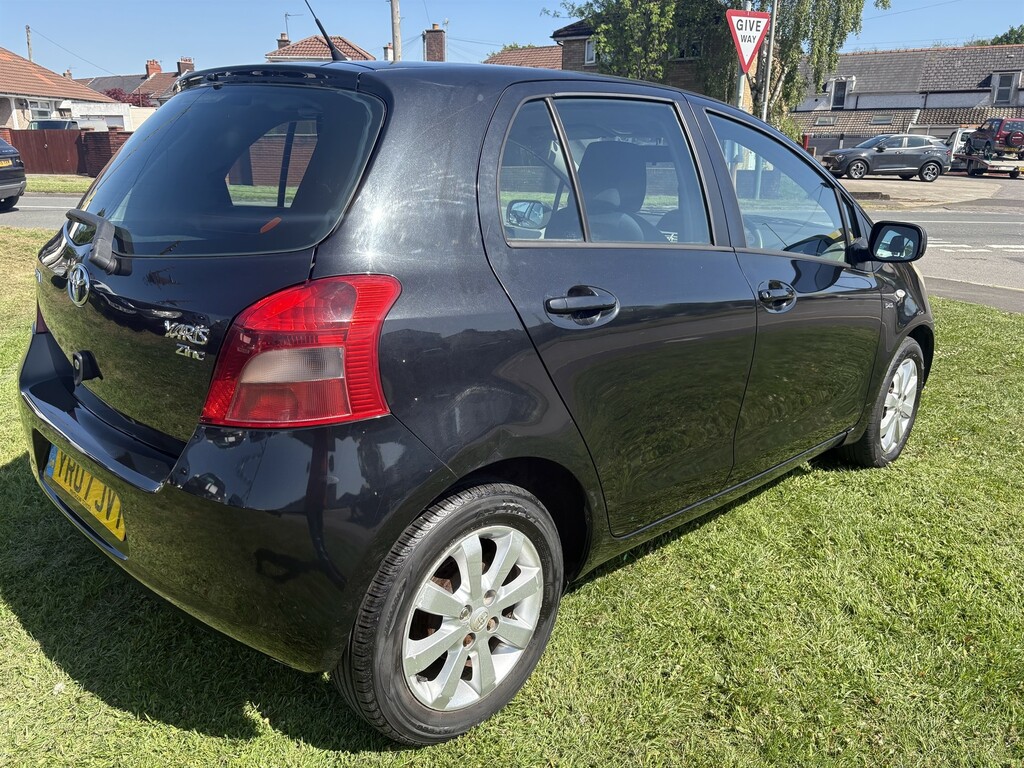 Toyota Yaris D-4d Zinc #6