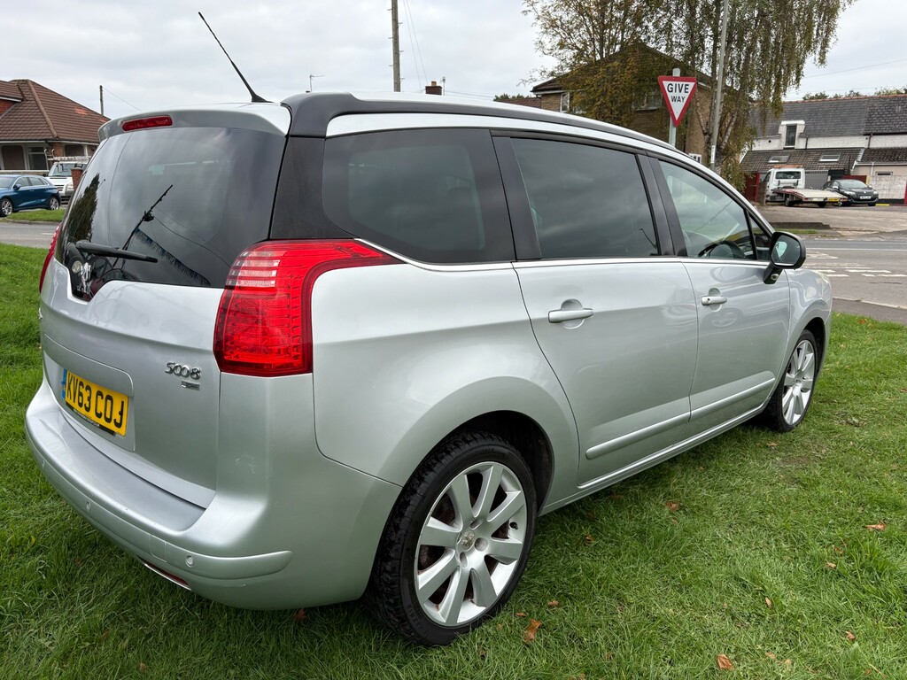 Peugeot 5008 E-hdi Allure KV63COJ #6