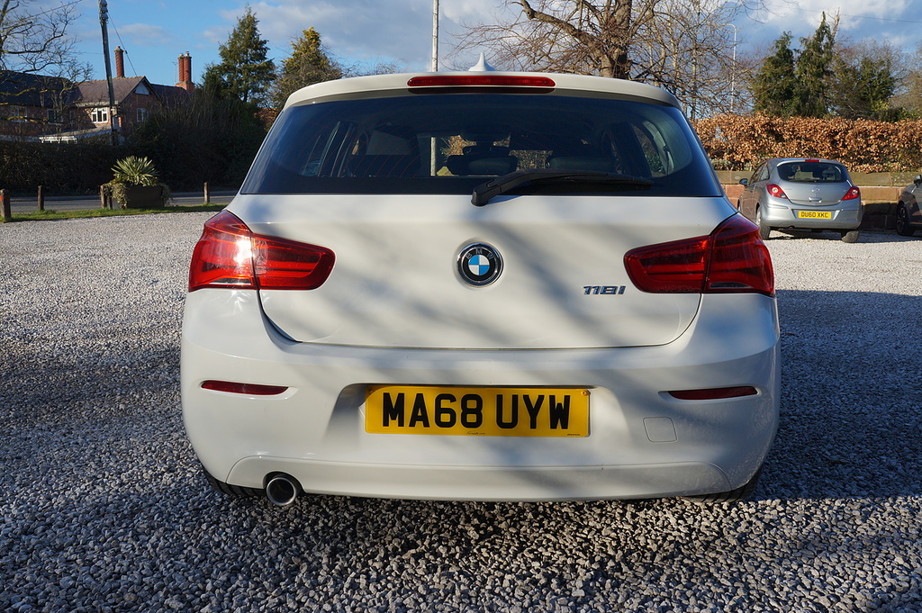 BMW 1 Series 118I Se MA68UYW White #5