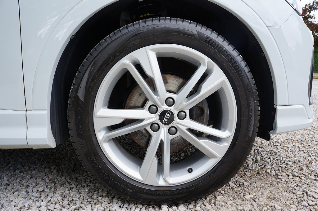 Audi Q3 Tfsi Cod S Line NJ21OXN White #4