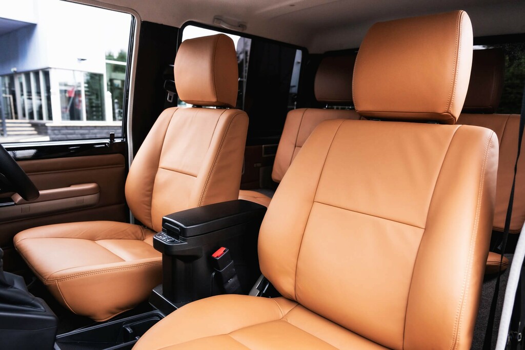 Toyota Land Cruiser 2.5 Td II Suv 85 Bhp Black #4