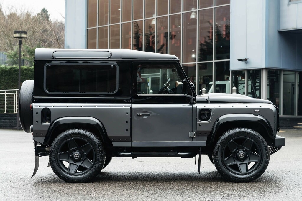 Land Rover Defender 90 Diesel Black #4