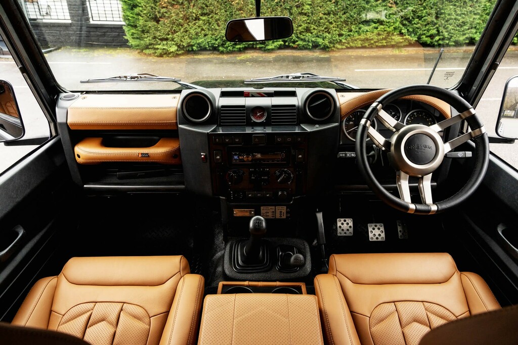 Land Rover Defender 90 Diesel Black #5