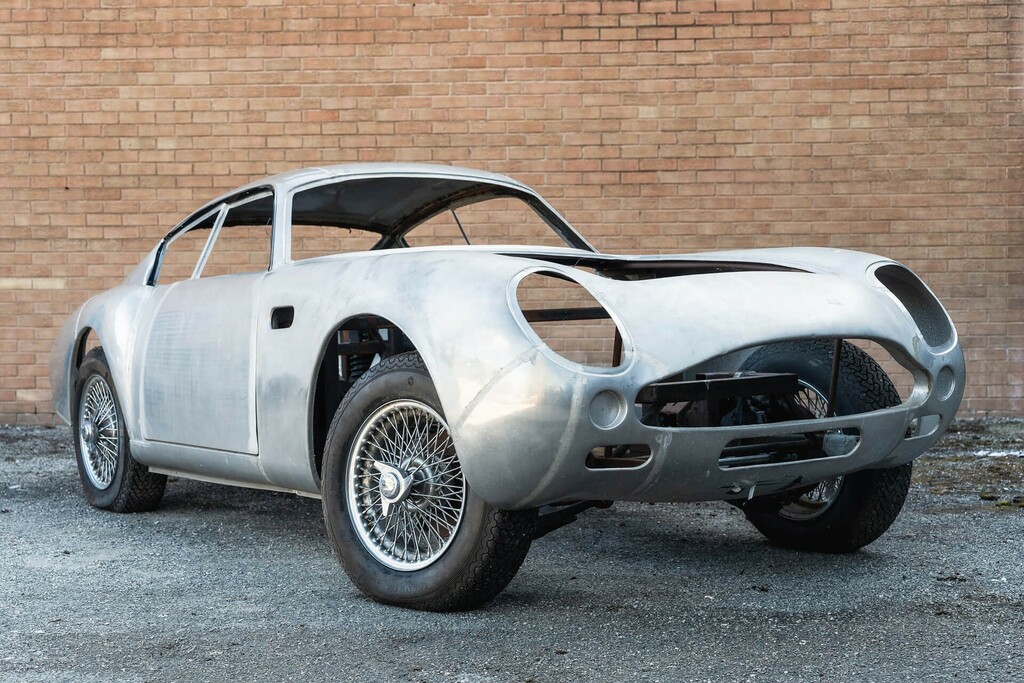 Aston Martin DB4 Silver Silver