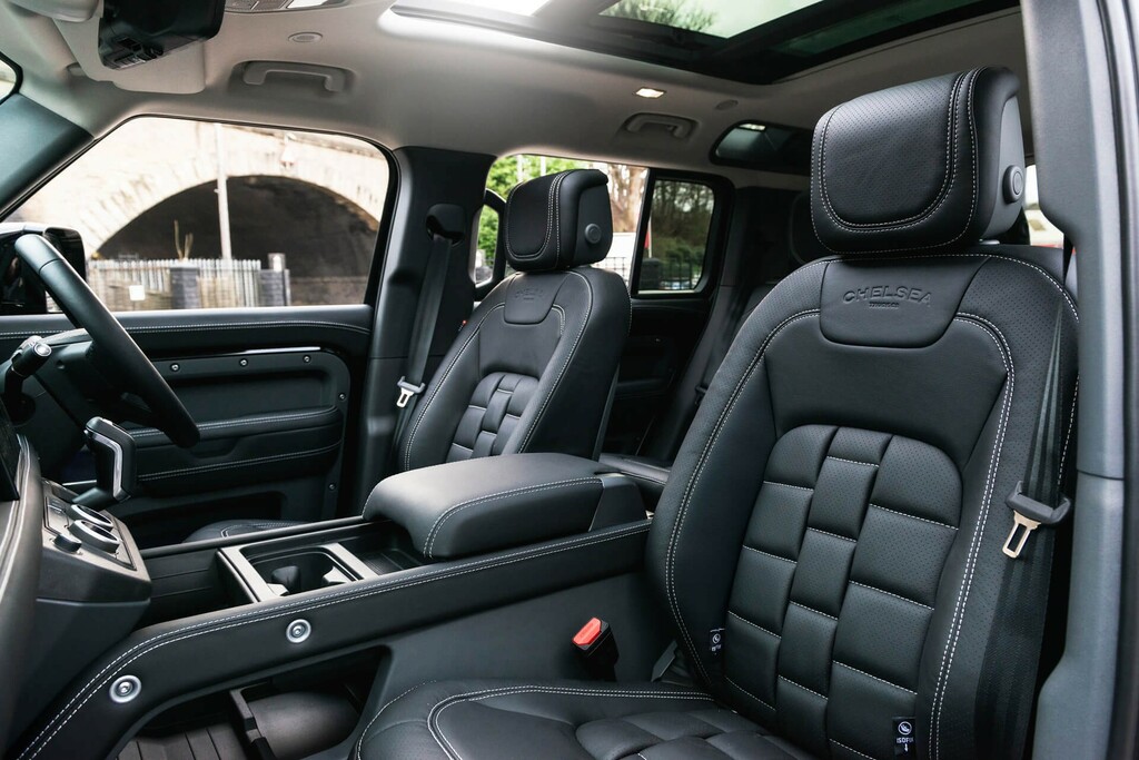 Land Rover Defender 110 Diesel Black #4