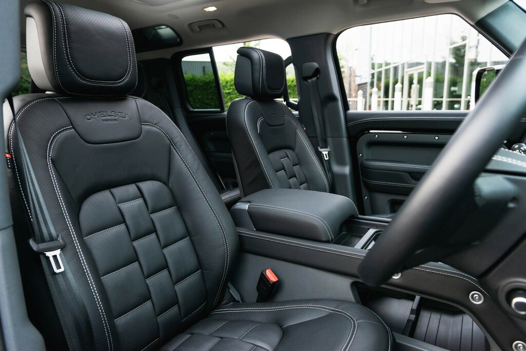 Land Rover Defender 110 Diesel Black #2