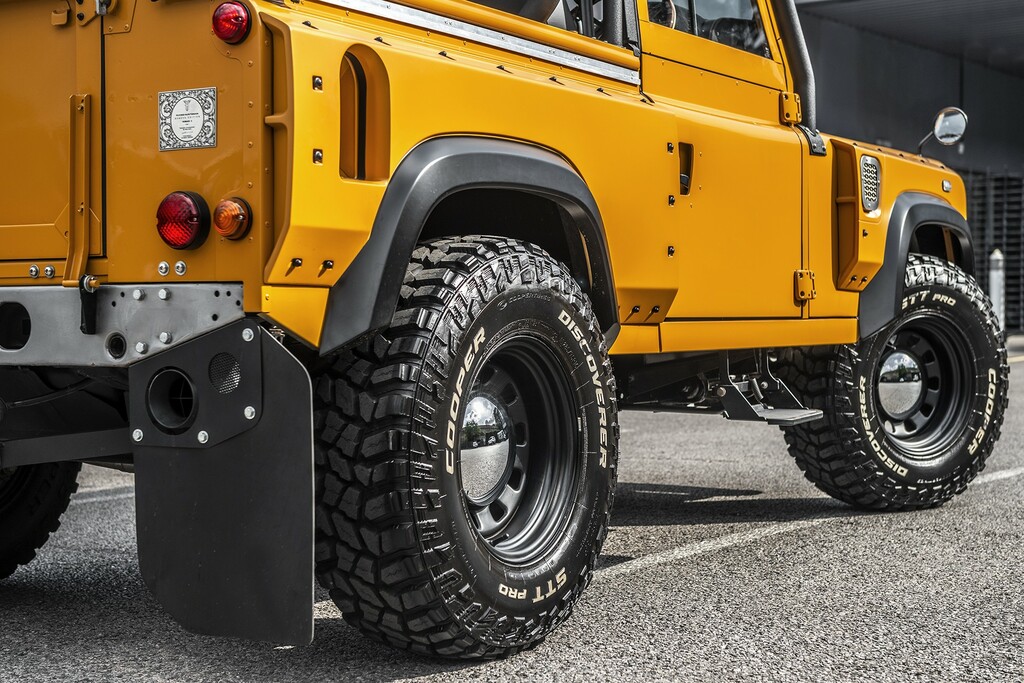 Land Rover Defender 90 Diesel Gold #5