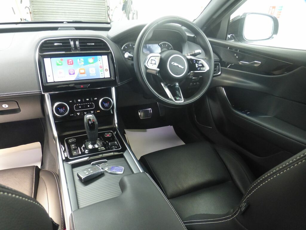 Jaguar XE 2.0 P250i R-dynamic Black Saloon E Grey #2