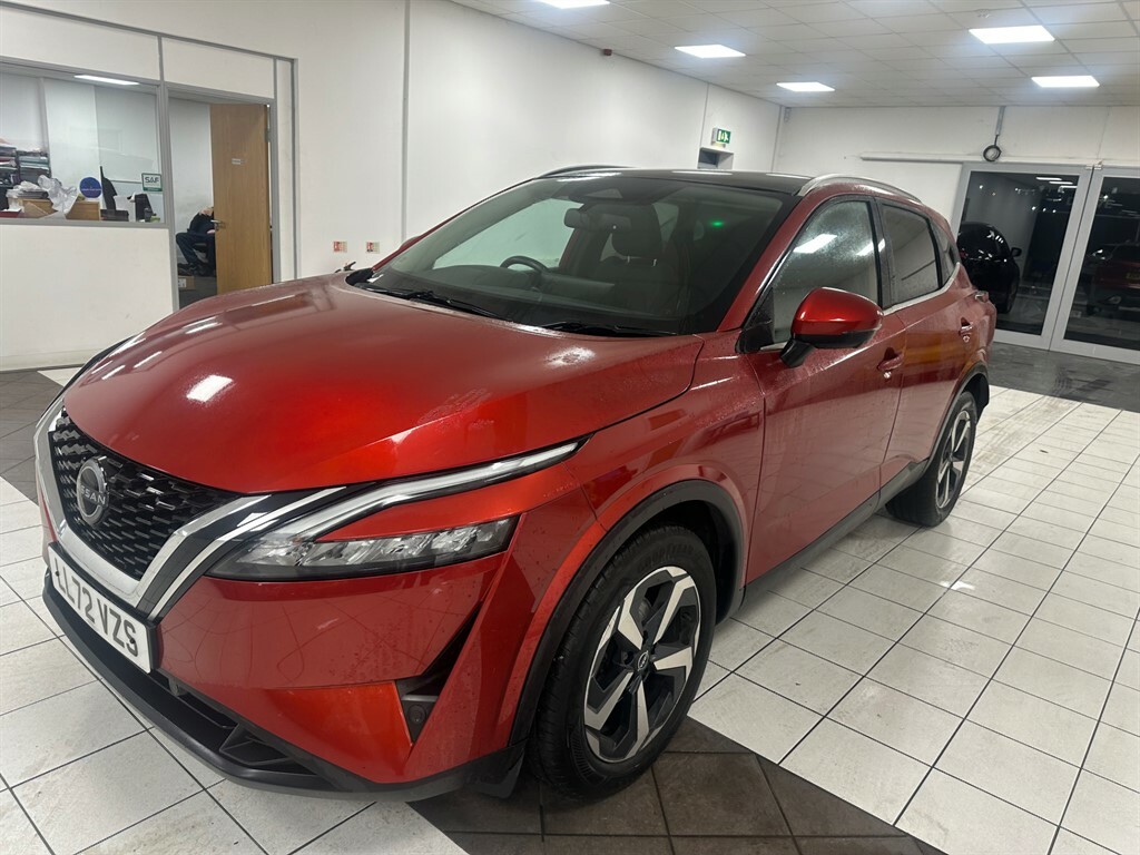 Nissan Qashqai 1.3 L Dig-t N-connecta Red