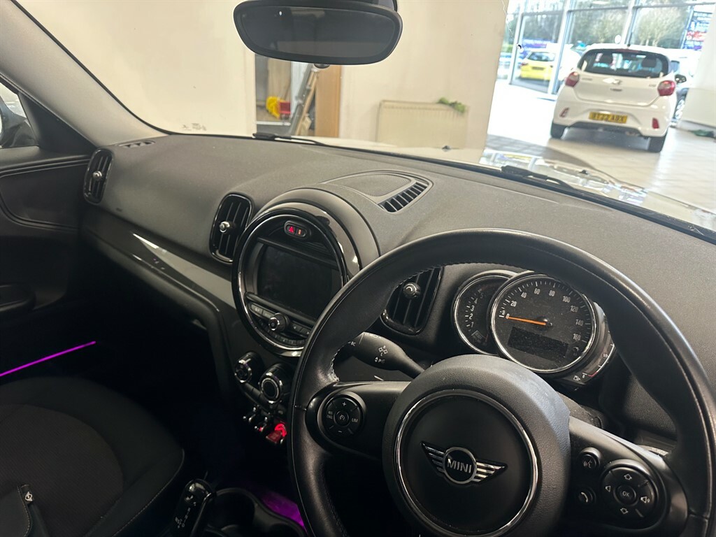 Mini Hatch 2.0 L Cooper D White #6
