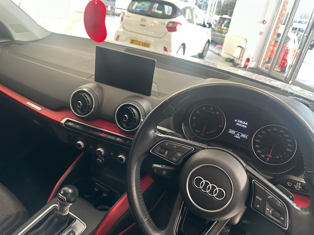 Audi Q2 1.5 L Tfsi Sport MJ19CZL #4