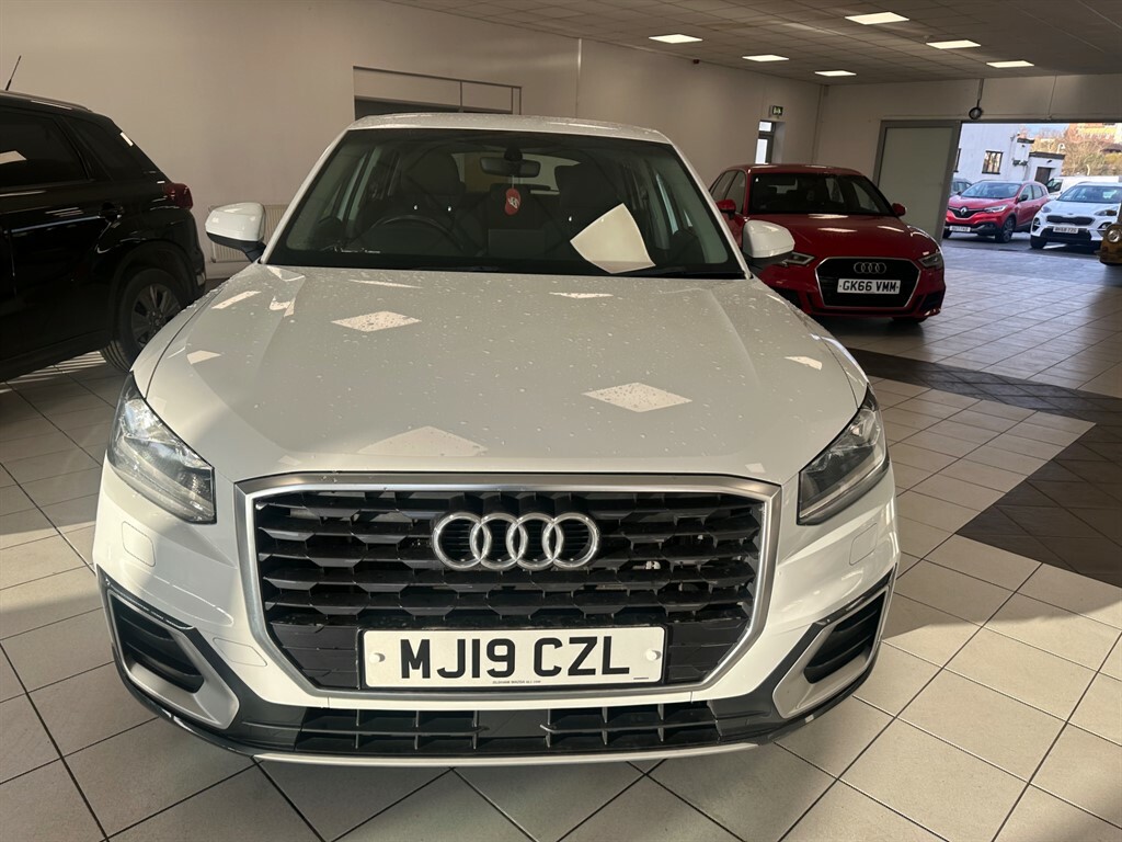 Audi Q2 1.5 L Tfsi Sport MJ19CZL #3