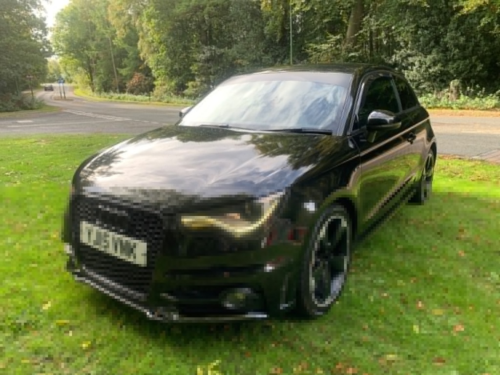 Audi A1 Tfsi S Line Black Edition YJ15VNK Black #4