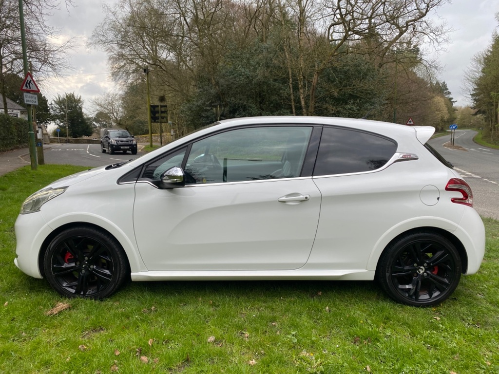 Peugeot 208 Thp Gti P77PTD White #5