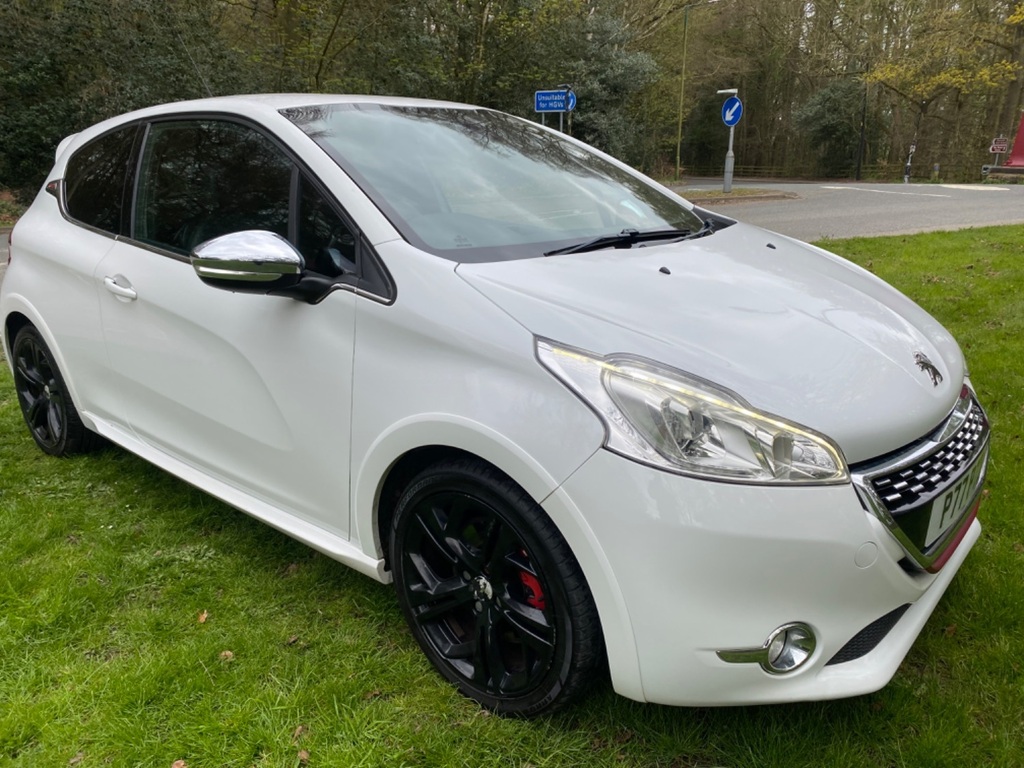 Peugeot 208 Thp Gti P77PTD White #2