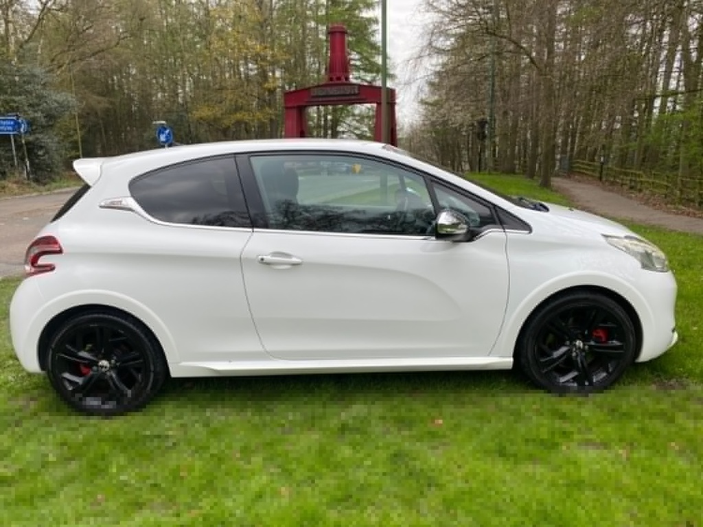 Peugeot 208 Thp Gti White